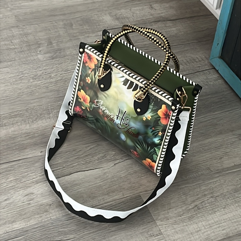 *SOLD* CHiP Bags modern style Christian apparel ocean palm tropical tote purse - Picture 12 of 17